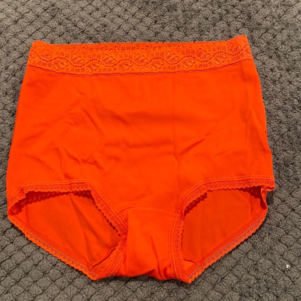 NWOT LEONISA COLOMBIAN UNDERWEAR BRIGHT ORANGE SIZE MEDIUM